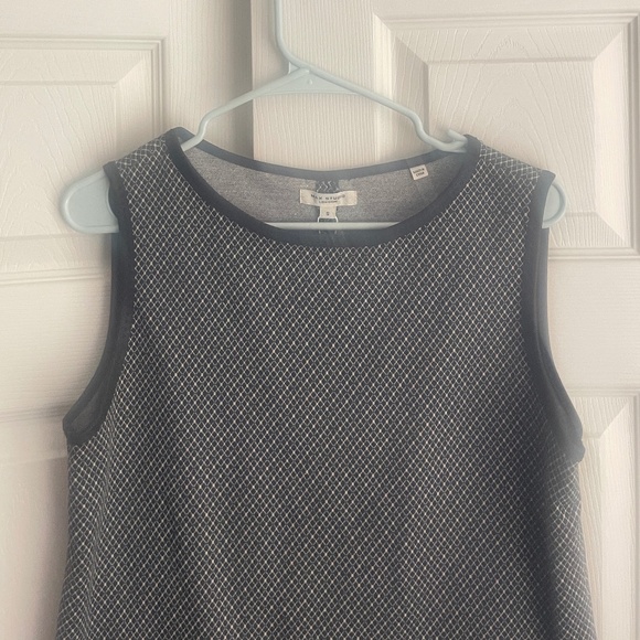 NWT Max Studio women's B&W Geometric Tank Top w/ Faux black leather trim. #428 - Picture 2 of 12